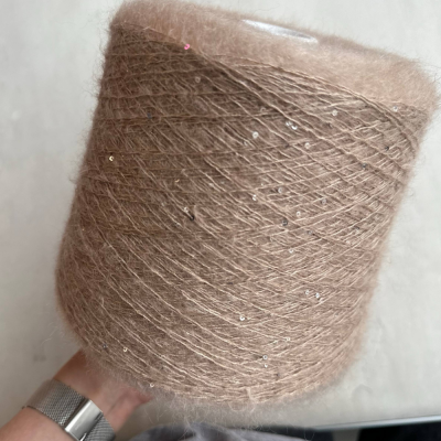 Бобина Silkid Sequins by WoolDom  (65% кидмохер, 25% шелк Mulberry, 10% пайетки), 700 м. (147231, Запеченая ваниль)