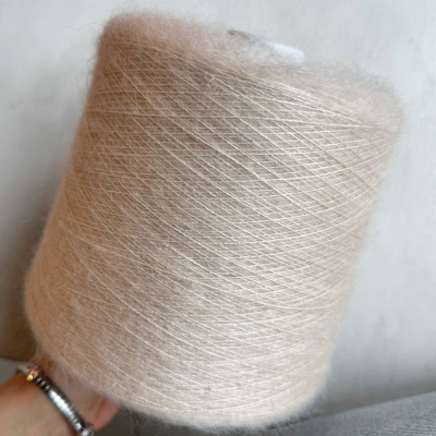 Бобина Silkid (70% кидмохер, 30% шелк), 850 м. (14621, Палевый)