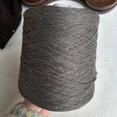 Бобина Kachinelli Merino (85% меринос, 4% хлопок, 11% пайетки), 300 м. (1121, Тауп)