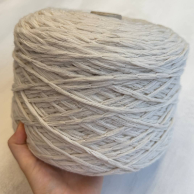 Бобина Louis Vuitton Stock Луи Виттон (Grande/Nocha Naturel, Молоко, 100 м, 80% меринос, 20% Па)