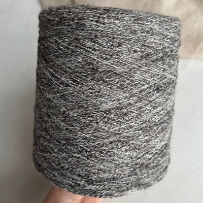 Бобина Floccato (80% лен, 20% шелк), 550 м (0581, Кучинелли)