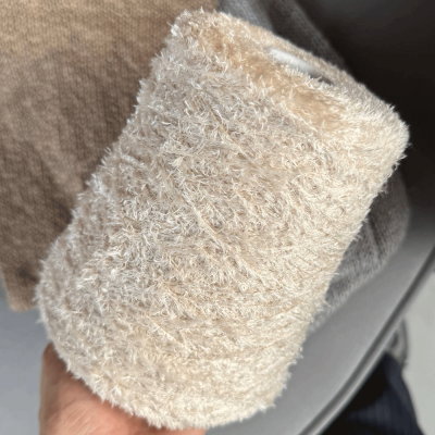 Бобина Latino (50% шелк, 50% вискоза), 480 м. (1038, Белое золото)