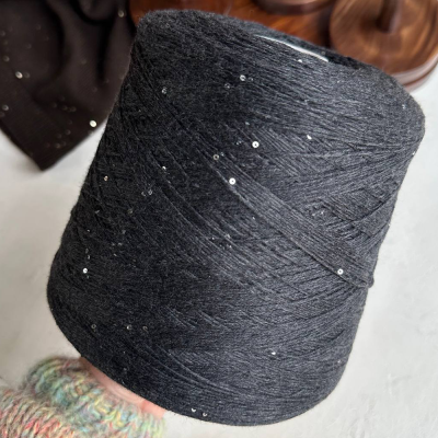 Бобина Kachinelli Merino (85% меринос, 4% хлопок, 11% пайетки), 300 м. (1175, Маренго)