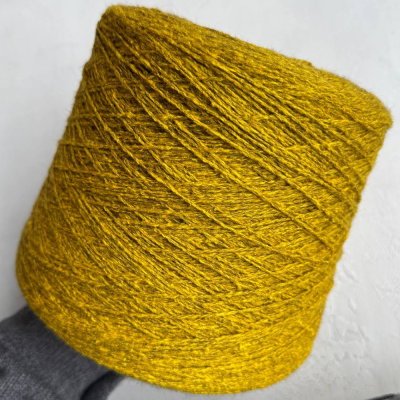 Бобина Yak in Love by Filcom (30% як, 20% кашемир, 10% меринос, 40% шелк), 400 м. (Senape, Горчица)