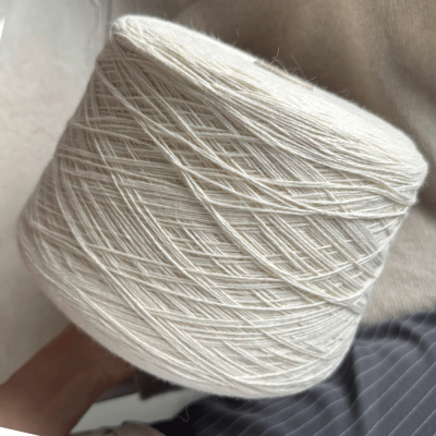 Бобина Luisa by Casa del Filato (60% ангора, 20% меринос, 20% Па) (0202, Рикотта 500 м.)