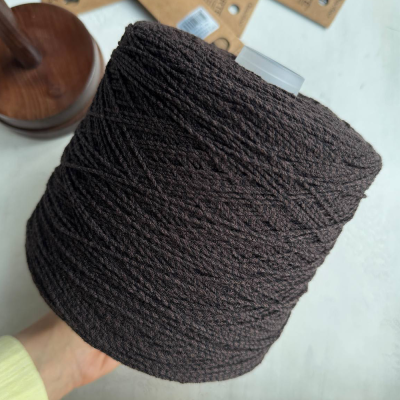 Бобина Carisio (83% хлопок, 17% Па), 250 м. (13, Дубайский шоколад)