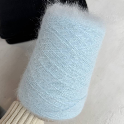 Бобина ангора 90 BELANGOR FRANCE (90% ангора, 10% ПА), 650 м. (Светящийся ментол, 01020)