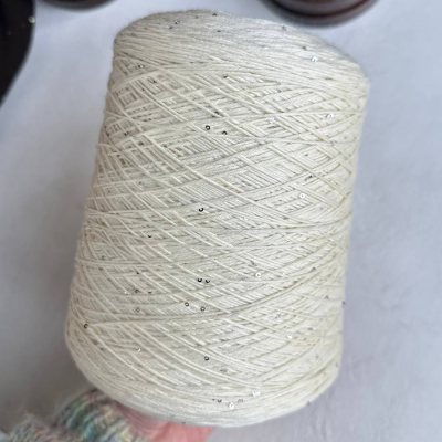 Бобина Kachinelli Merino (85% меринос, 4% хлопок, 11% пайетки), 300 м. (11101 9011 2715, Сахарная вата)