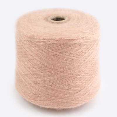 Бобина KIDSILK (70% кидмохер, 30% шелк), 900 м. (6728, Помадка)