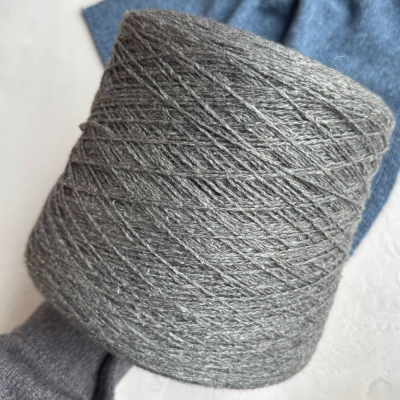 Бобина Yak in Love by Filcom (30% як, 20% кашемир, 10% меринос, 40% шелк), 400 м. (Salvia, Шалфей)