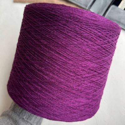 Бобина кашемир by Jonstons of Elgin (100% кашемир). (7278, Фиолет, 650 м)