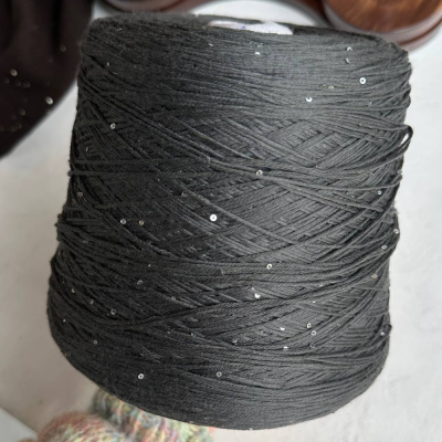 Бобина Kachinelli Merino (85% меринос, 4% хлопок, 11% пайетки), 300 м. (11121, Пыльный еловый)