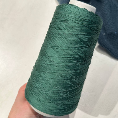 Бобина шелк Seta Shappe (100% шелк), 1000 м. (1037, Изумруд)