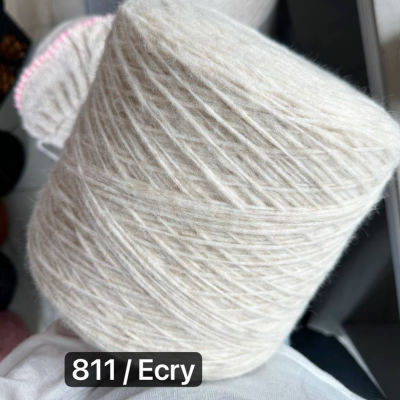 Бобина Alicia (32% альпака суперфайн, 12% меринос, 34% Па, 22% Пл), 200 м. (811, Ecry)