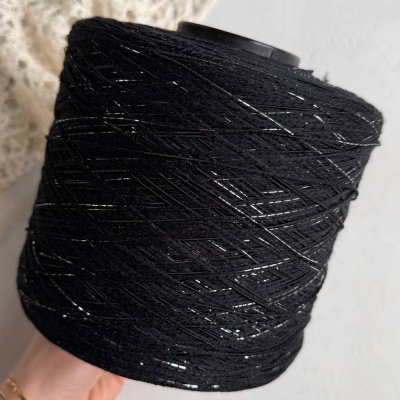 Бобина Love Me (80% хлопок, 15% шелк, 5% сияние), 340 м. (2614, Черная ночь)