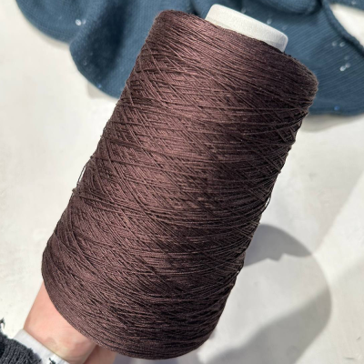 Бобина шелк Seta Shappe (100% шелк), 1000 м. (1035, Молотый перец)