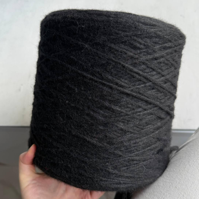 Бобина Alicia (32% альпака суперфайн, 12% меринос, 34% Па, 22% Пл), 200 м. (2525, Nero)