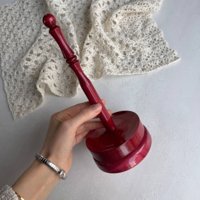 Держатель вращающийся для пряжи из дерева, высота 20 см, диаметр 11 с (Гранат)