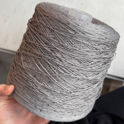 Бобина SMERALDO (92% мерсеризованный хлопок, 8% пайетки), 450 м. (1275, Серый волк)