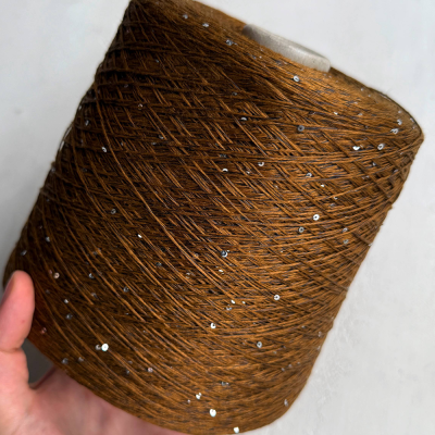 Бобина LINOSisik Сисик Суперстар (72% лен, 20% шелк, 8% пайетки), 450 м. (6121 6136 6124 6138, Бронзовая викунья)