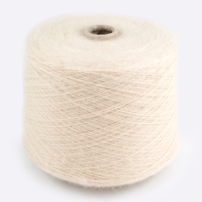 Бобина KIDSILK (70% кидмохер, 30% шелк), 900 м. (4106, Миндаль)