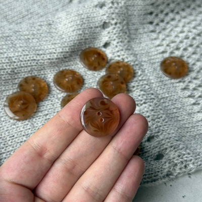 Пуговицы Sandra, Разводы, размер 36 (1547Y-36-3, Тиграна)