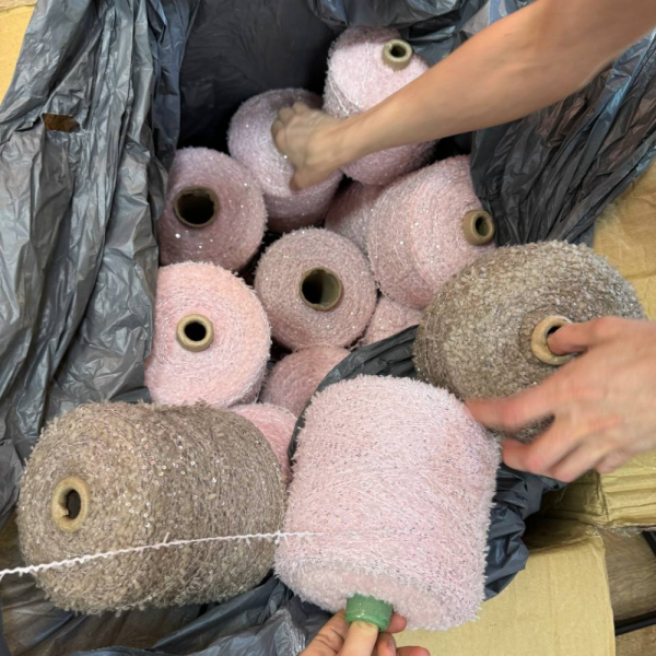 Бобина пайетки Poema