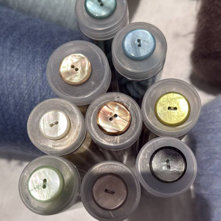 Пуговицы CONCEPT Mother of Pearl, размер 24, 15 мм