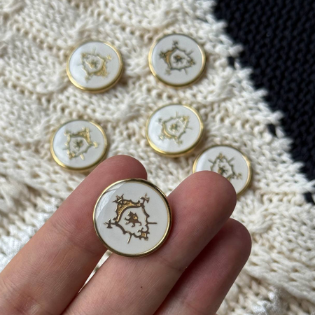 Пуговицы Sandra, размер 32