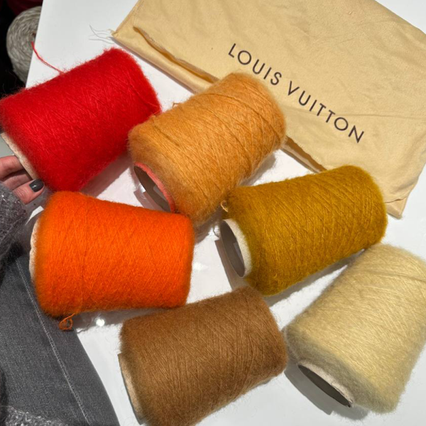 Бобина Louis Vuitton Stock