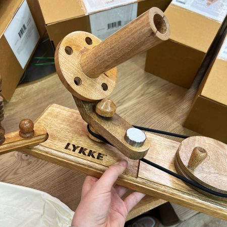 Моталка намотчик пряжи на моток Lykke (Mango Wood) Моталка намотчик пряжи на моток Lykke (Mango Wood)