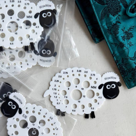 Измеритель для спиц HiyaHiya в форме овечки Измеритель для спиц HiyaHiya в форме овечки