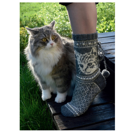 Книга Необычные варежки и носочки в технике жаккард Луми Кармитса