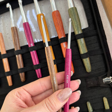 Набор крючков с ручкой из дерева Lana Grossa