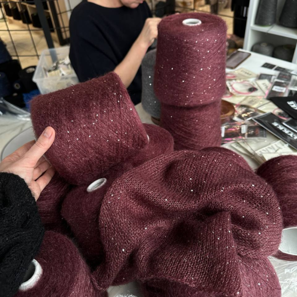 Бобина Silkid Sequins by WoolDom