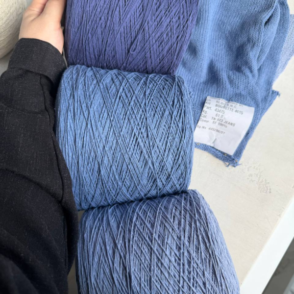 Бобинная пряжа Bourrette Royalsilk