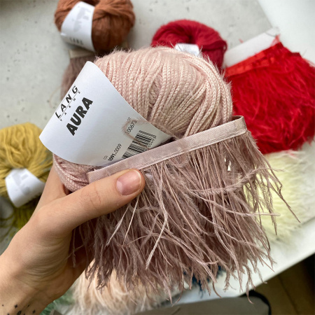 Перья страуса 7-8 см на ленте 0.5 м