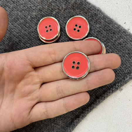 Пуговицы Sandra, размер 40, цвет 2/604 Пуговицы Sandra, размер 40, цвет 2/604