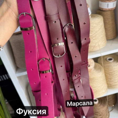 Длинный ремень с карабинами кожа