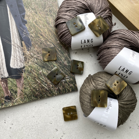 Пуговицы Sandra размер 48