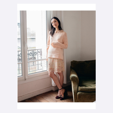 Пуловеры и кардиганы в японском стиле с объемными косами, нежными ажурами, фактурными узорами. Пуловеры и кардиганы в японском стиле с объемными косами, нежными ажурами, фактурными узорами.