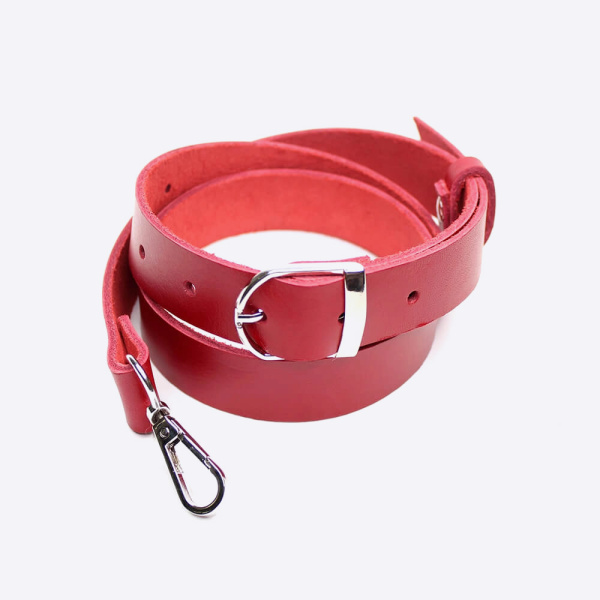 Длинный ремень с карабинами кожа