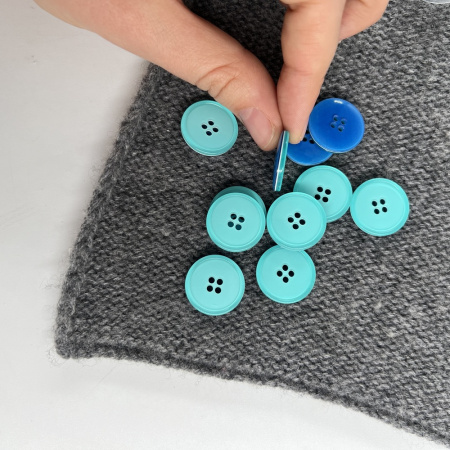 Пуговицы Sandra, размер 32, цвет Col. 6