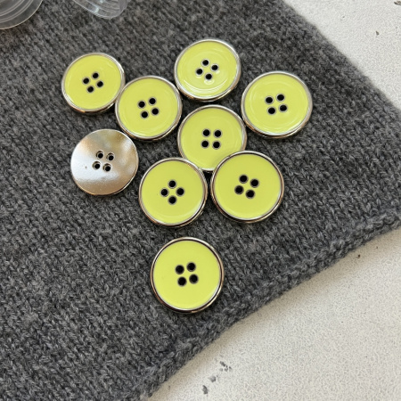 Пуговицы Sandra, размер 24, цвет 2/650