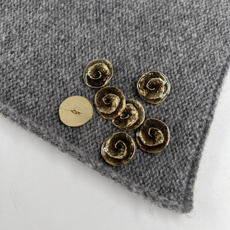 Пуговицы Sandra, размер 32