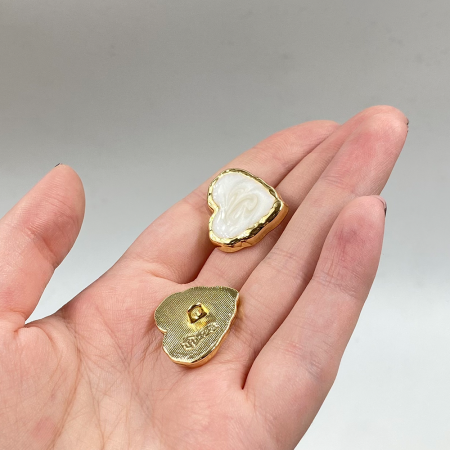 Пуговица CHANEL SS Сердце 23 мм