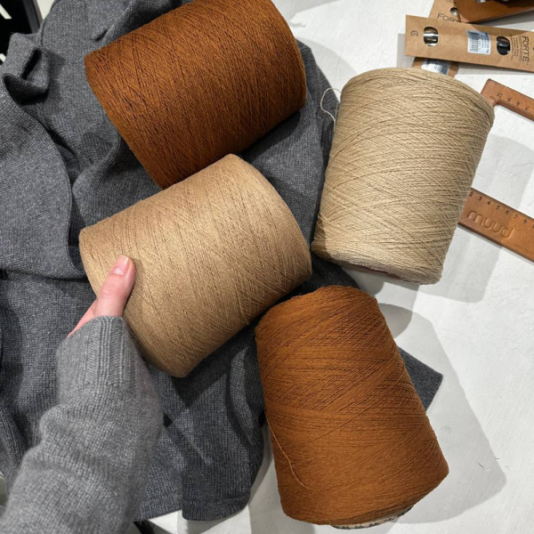 Бобина кашемир by Jonstons of Elgin Бобина кашемир by Jonstons of Elgin