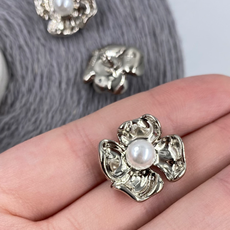 Пуговица CHANEL SS металл на ножке Четырехлистник 20 мм (Серебро)