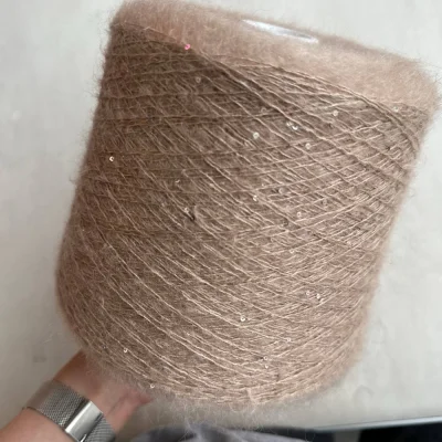 Бобина Silkid Sequins by WoolDom  (65% кидмохер, 25% шелк Mulberry, 10% пайетки), 700 м. (147231, Запеченая ваниль)