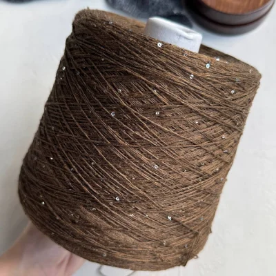 Бобина LINOSisik СИСИК  (72% лен, 20% шелк, 8% пайетки), 450 м. (9977 64782, Луи Витон)